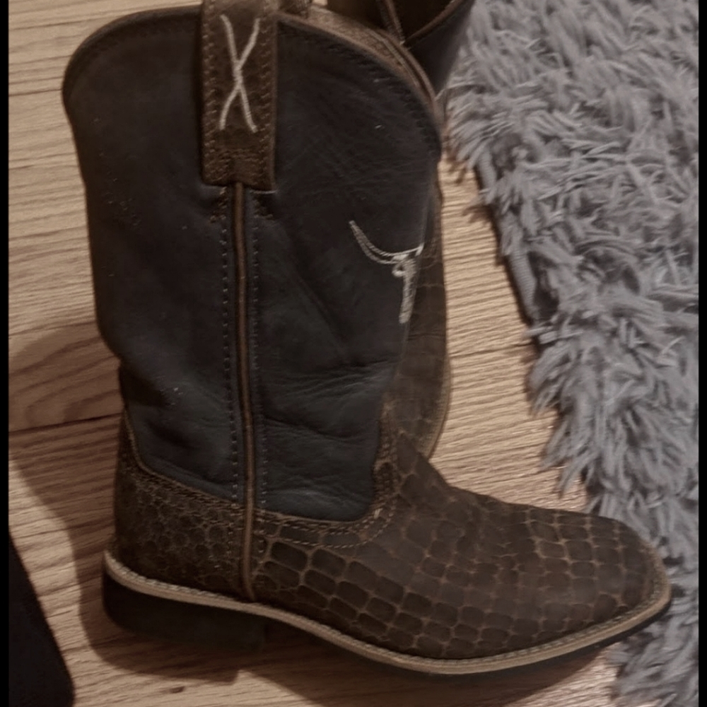 Boys size 13 Twisted X square toe boots